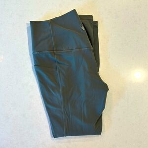 Athleta Salutation Stash Tight - L - Full Length